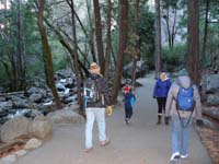 02-family_walking_on_the_path_to_the_fall