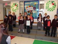 09-the_entire_class_is_ready_to_perform