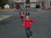 63-Kenny_Tara_and_Cash_playing_Red_Light,Green_Light