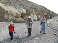 08-hiking_with_Baba_and_Poppy