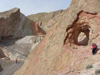 18-Kenny_and_one_of_the_tunnels_with_Baba_in_the_wash