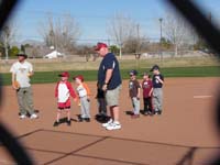 10-kids_lined_up_to_throw_a_ball