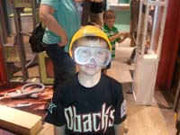 21-contruction_guy_Kenny_at_the_Children's_Discovery_Museum