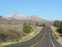 01-pretty_views_approaching_Zion_NP_along_Hwy_9