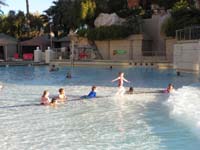 01-kids_having_fun_at_Mandalay_Bay_pool_for_Jeradin's_birthday_party