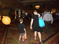 12-walking_through_the_casino_to_go_back_home