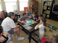 09-family_playing_Sorry-Baba_won,then_Daddy,Leyna,Kenny