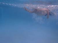 43-Kenny_swimming