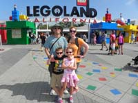 07-Daddy,Mommy,Kenny_and_for_a_day_we_have_a_surrogate_daughter-Sierra
