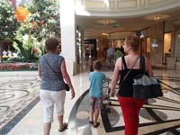 14-Kenny_pushing_Wade_through_the_Bellagio