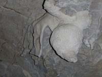 09-cave_rock_formations