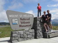 01-family_at_Mount_St._Helens_NM_entrance_sign-Elk_Rock_Viewpoint