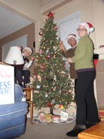31-blurry_family_photo-Mommy_got_pissed_and_wouldn't_let_Daddy_try_again-lost_memory