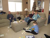 09-Poppy,Baba,Grandpa_Duke,Grammy_waiting_for_Thanksgiving_dinner_while_Kenny_plays