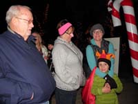 44-in_line_to_see_Santa