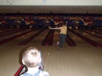 06-Mommy_has_good_form_bowling