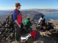17-group_on_the_peak-Kenny_is_happy_to_find_a_registry