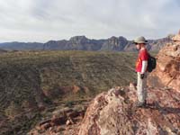 03-Kenny_admiring_the_view-he_said_he_shouldn't_get_any_closer