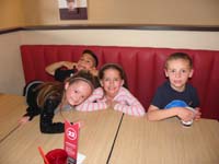 04-Kenny's_friends_having_dinner_at_Smashburger-Chloe,Cameron,Giana,Kenny