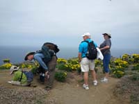 051-Daddy_helping_Kenny_with_his_Junior_Ranger_program-others_admiring_view