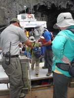 071-Kenny_boarding_boat