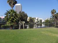 67-Daddy_gets_to_visit_the_La_Brea_tar_pits