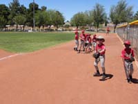 03-Kenny_caught_the_ball,now_throw_it_in