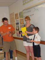 27-Mommy_and_Kenny_describe_the_pictures