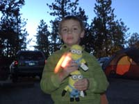 17-Kenny_wanted_Daddy_to_take_a_picture_of_him_with_his_minions_and_glow_stick