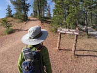 25-almost_to_trailhead_for_Sunrise_Point-Queen's_Garden_Trail