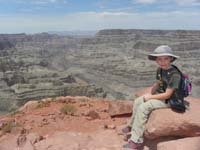 30-Kenny_with_the_end_of_the_Grand_Canyon