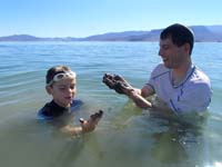 13-Daddy_and_Kenny_enjoyed_playing_in_mud-volcanic_sand-even_water_plants_growing