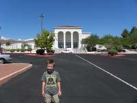 01-Kenny_at_his_new_Challenger_School_to_meet_the_teacher-much_bigger_school