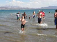 14-thumbs_up_after_the_swimming_leg
