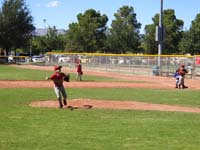 34-tracking_the_flyball_when_playing_pitcher