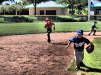 43-running_from_second_to_third-Daddy_fat-fingered_camera_setting