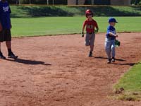 64-running_to_third_base-sequence_2