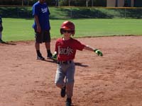 66-running_to_third_base-sequence_4