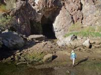 13-we_walked_a_little_further_to_Rain_Cave-HDR