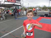 33-Kenny_shows_off_his_tag_for_finishing