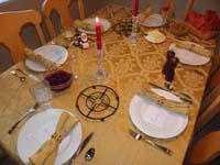 48-table_is_set-Kenny_made_thank_you_notes_for_everyone