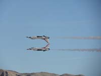 086-Thunderbirds-one_upside_down_tight_formation