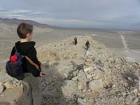 13-Kenny_at_lower_high_point-Mommy,Rozi_approaching-Laszlo_created_cairn