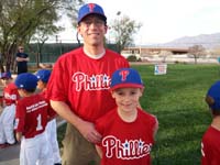 06-Daddy_and_Kenny-getting_ready_for_team_pictures-20150310