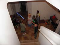 40-kids_decided_to_play_with_lightsabers