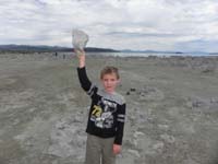 08-tufa_has_so_much_air_that_it_is_very_light-looks_so_easy_for_a_rock_that_at_first_looks_heavy