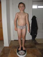 66-measuring_Kenny's_weight