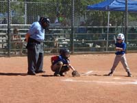09-playing_catcher-traps_ball_instead_of_rotating_glove-move_power_hand_to_assist