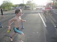 10-running_to_transition_area_for_bike_race