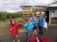 08-Gilcrease_Orchard_pumpkin_patch_with_Darby_and_Zoe-odd_rainy_day_in_Las_Vegas